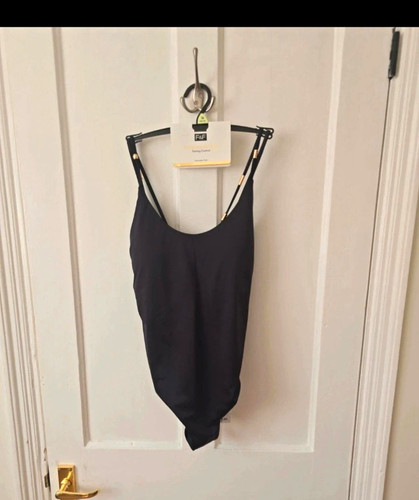 Black scoop neck - black, one